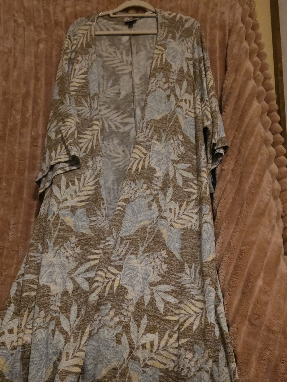 torrid Beige and Light Blue Floral Kimono